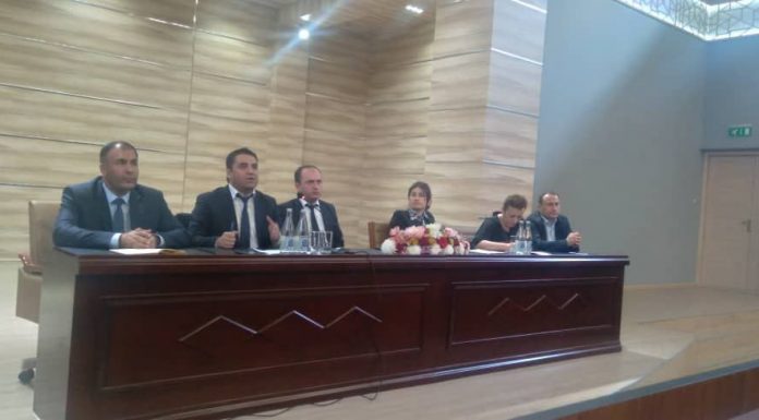 Тибқи нақша чорабиниҳои раёсати донишгоҳ , вохӯрии донишҷӯён ва устодони факултети механикаю математикаи Донишгоҳи миллии Тоҷикистон бо раисони суди шаҳру ноҳияҳои шаҳри Душанбе дар толори барҳавои шаҳраки донишҷӯён баргузор гардид