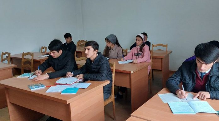 Маҳвили гурӯҳи олимпӣ дар факултети механикаю математикаи Донишгоҳи миллии Тоҷикистон